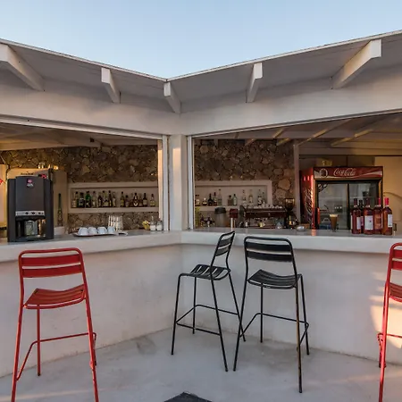 Boutique 3* Kamari (Santorini)