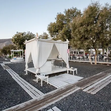 Boutique 3* Kamari (Santorini)