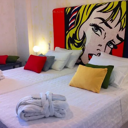 Boutique Kamari (Santorini)