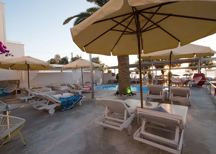 Boutique 3* Kamari (Santorini)