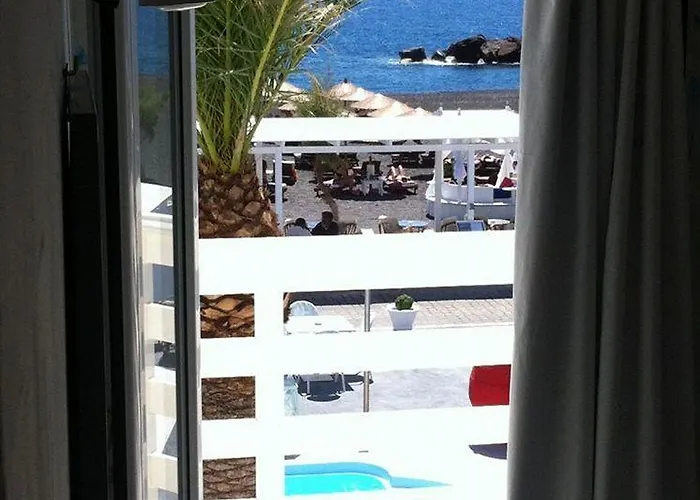 Boutique Kamari (Santorini)