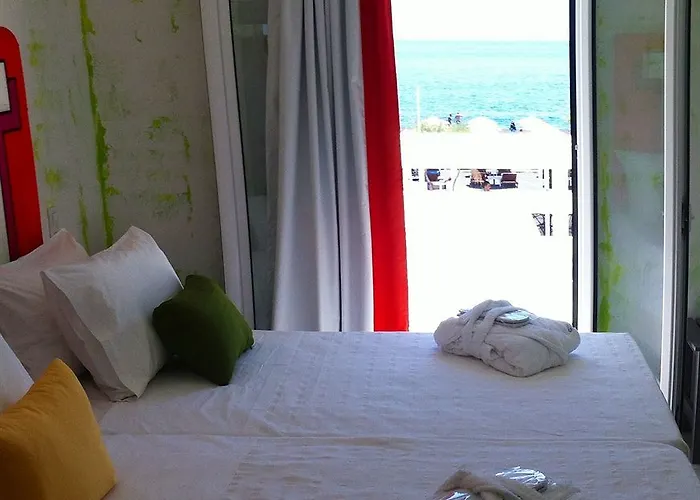 Boutique Kamari (Santorini)