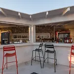 Boutique 3* Kamari (Santorini)